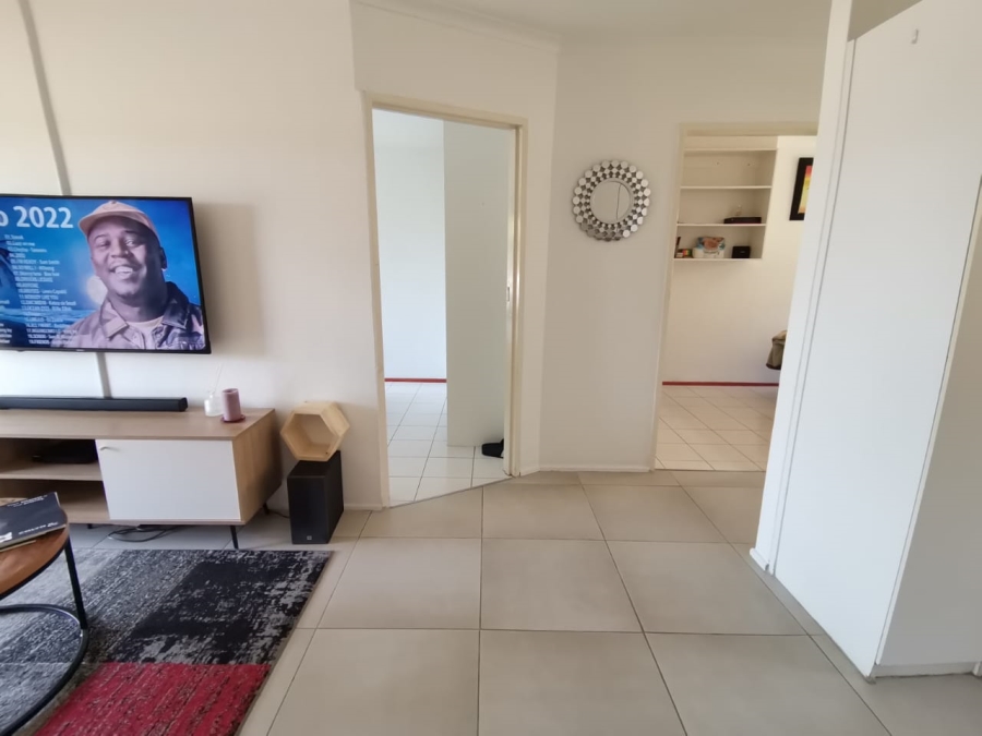2 Bedroom Property for Sale in Oakglen Western Cape